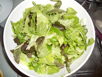 Mediterranean-quinoa-cakes-with-goat-cheese-salad-step-by-step-recipe