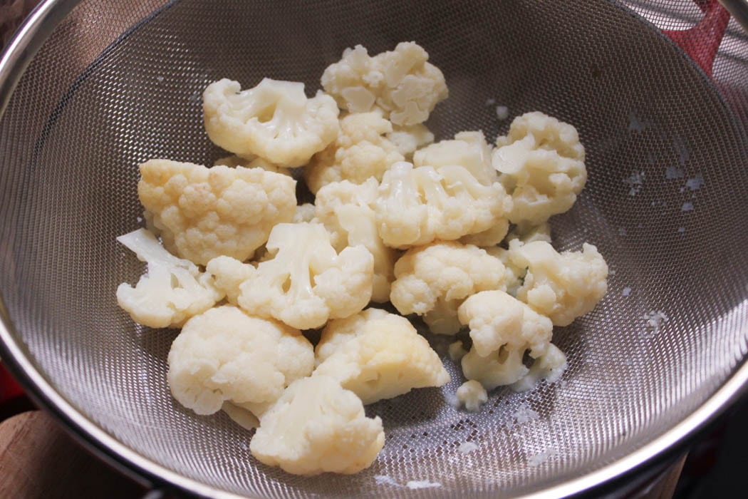 dude-diet-mac-and-cheese-with-cauliflower-cheese-sauce-and-chicken-sausage-step-3