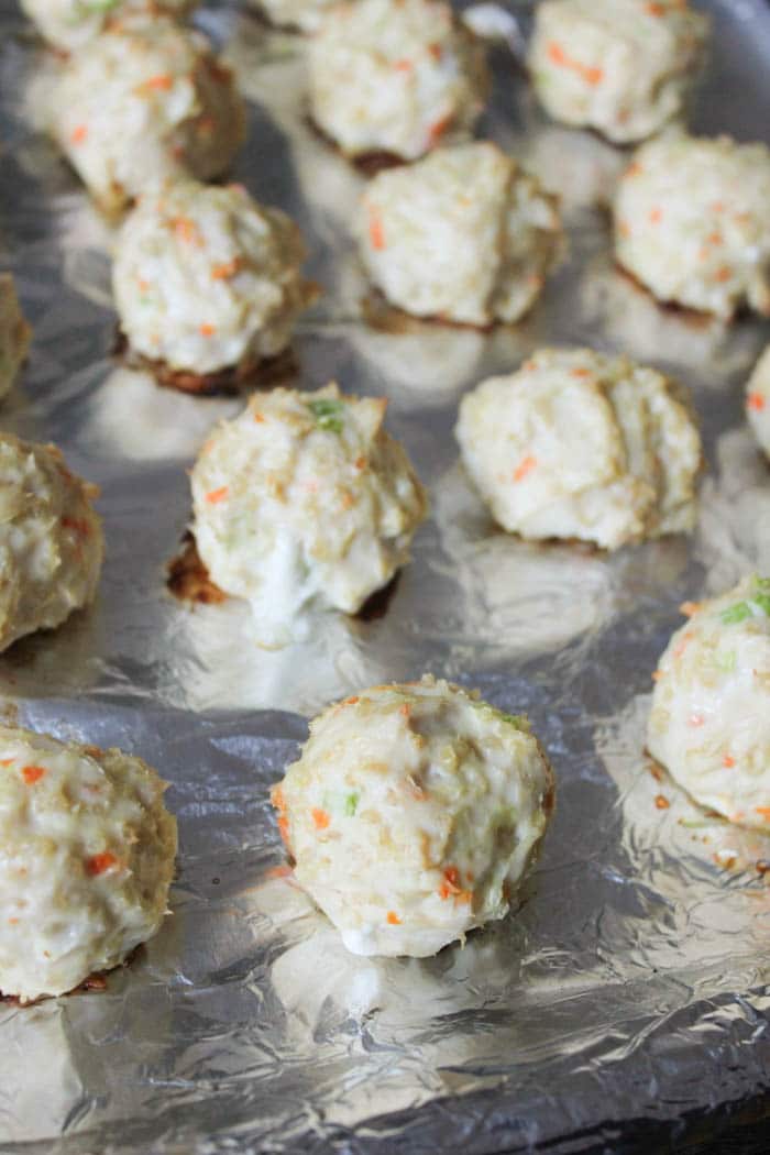 mozzarella-cheese-stuffed-buffalo-chicken-meatball-sliders-step-9