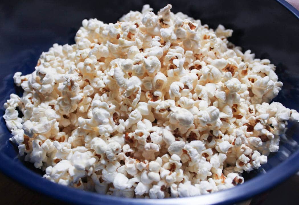 vegan-dark-chocolate-chipotle-stovetop-popcorn-step-3