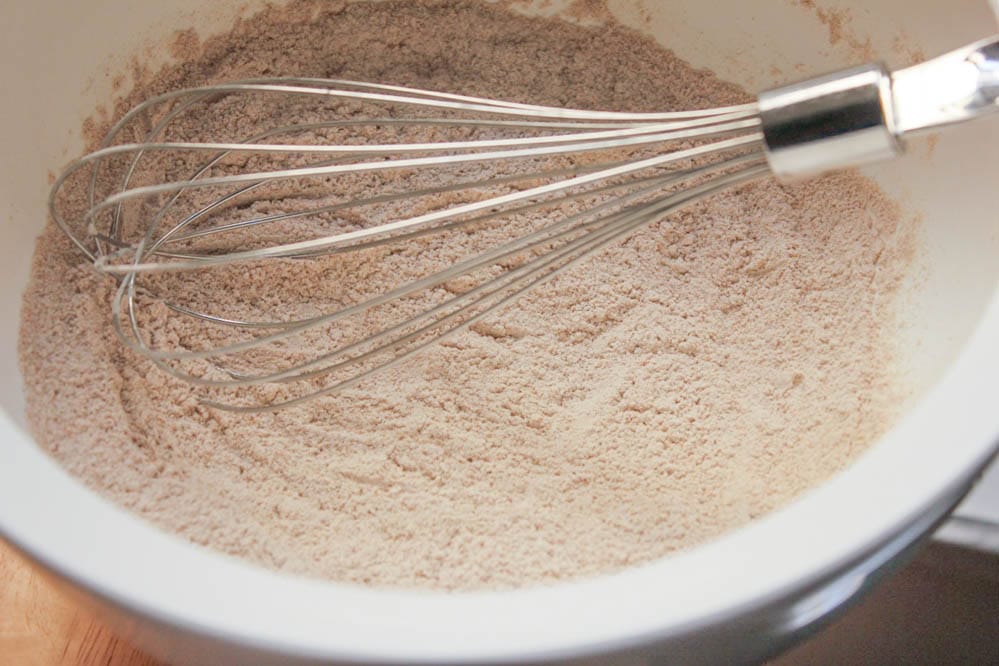 healthy-dark-chocolate-chunk-oatmeal-cookies-with-cherries-and-sea-salt-step-3