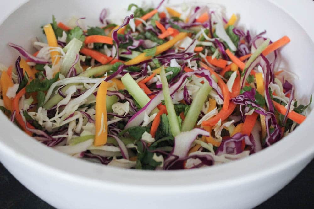 thai-summer-roll-salad-with-shrimp-and-mango-step-4