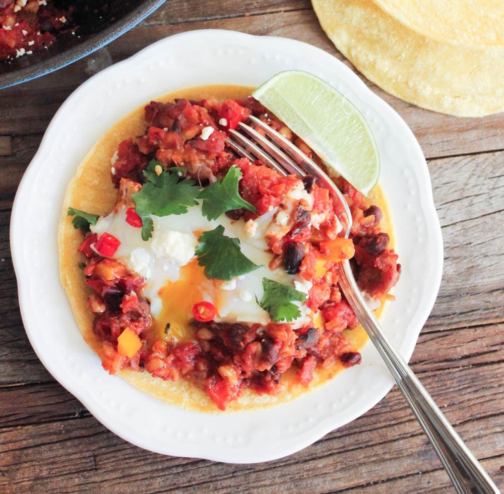 Fiesta-Baked-Eggs-with-Farro-Black-Beans-and-Chicken-Sausage-5