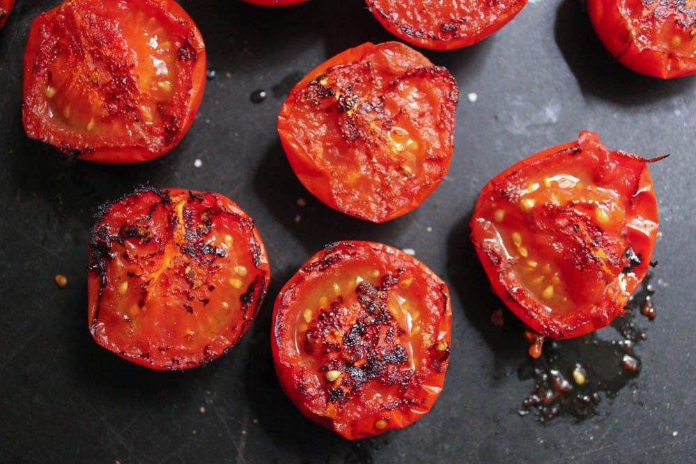 Avocado-Toasts-with-Charred-Tomatoes-Garlic-Shrimp-and-Fried-Eggs-step-4
