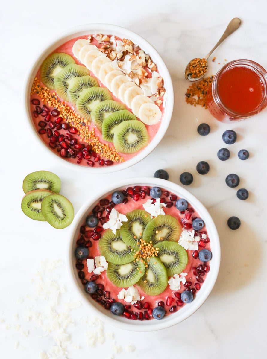 Strawberry-Mango-Kombucha-Smoothie-Bowl-4